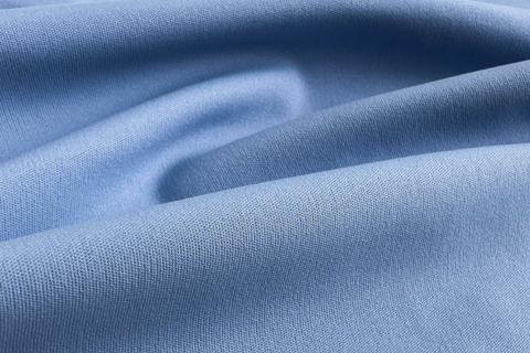 Fine Comb40 SilkySoft cotton fabric with silky finish from Octanbro’s premium materials range Tissu en coton fin Comb40 SilkySoft à finition soyeuse de la gamme premium d’Octanbro